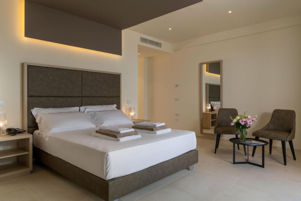 Palace Lido Hotel & Suites Marina di Cecina Exterior photo